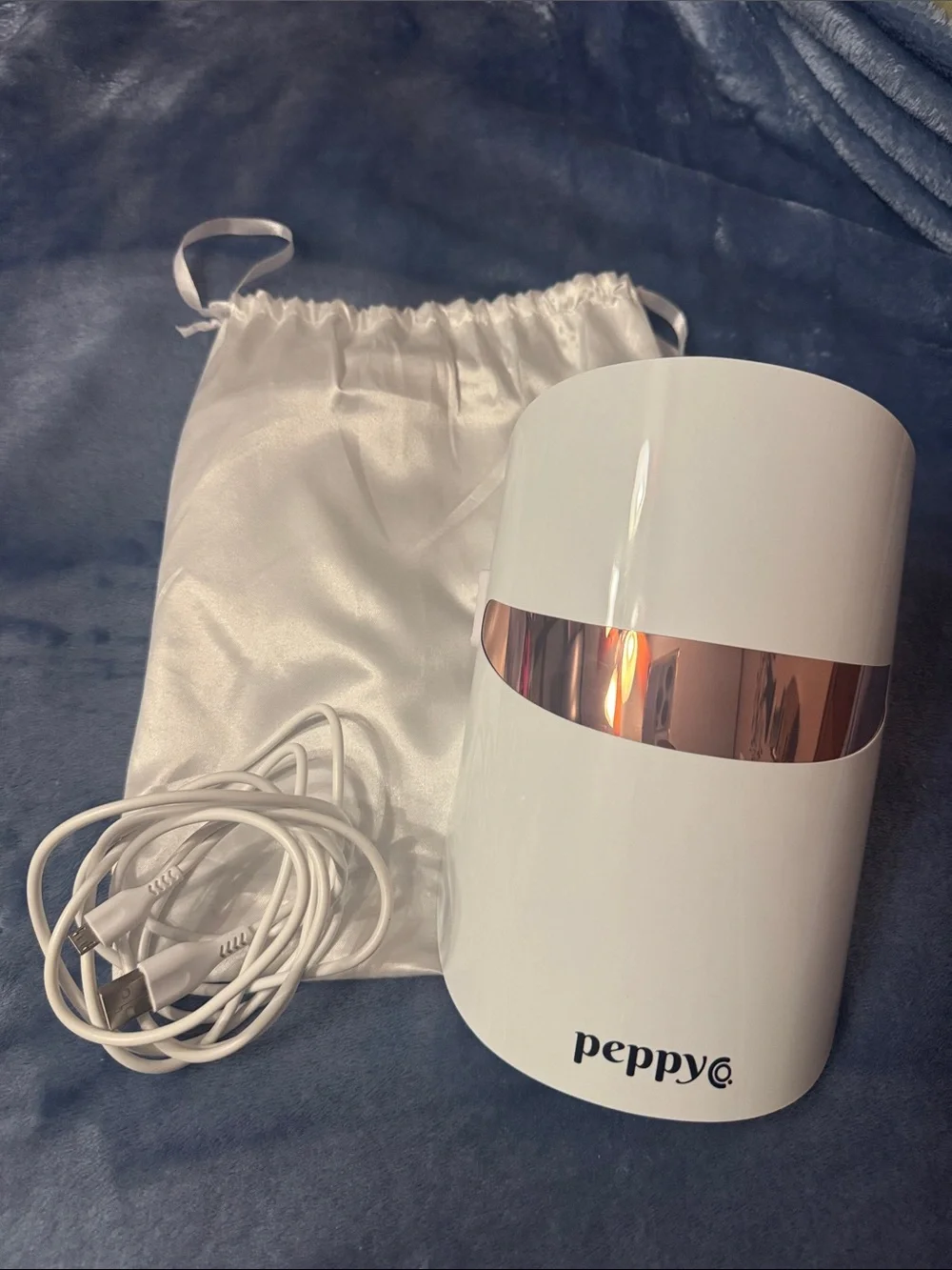 Peppy White LED Facial Mask with Rose Gold Accent